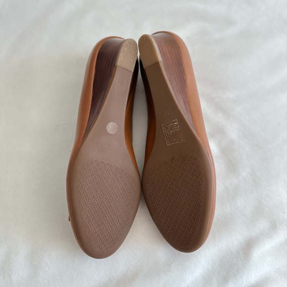 Tory Burch Slight Wedge Heels / Flats - Picture 16 of 16